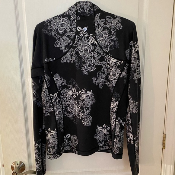 LULULEMON great used condition! Size 8 - Picture 2 of 2